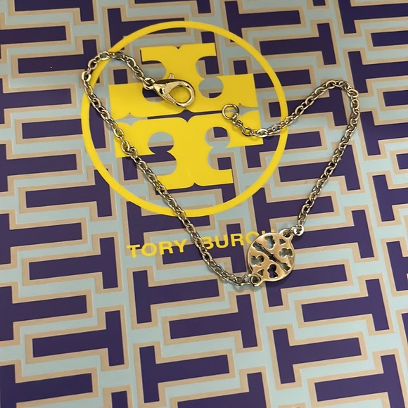 Dainty silver TORY BURCH Miller bracelet - Picture 6 of 6